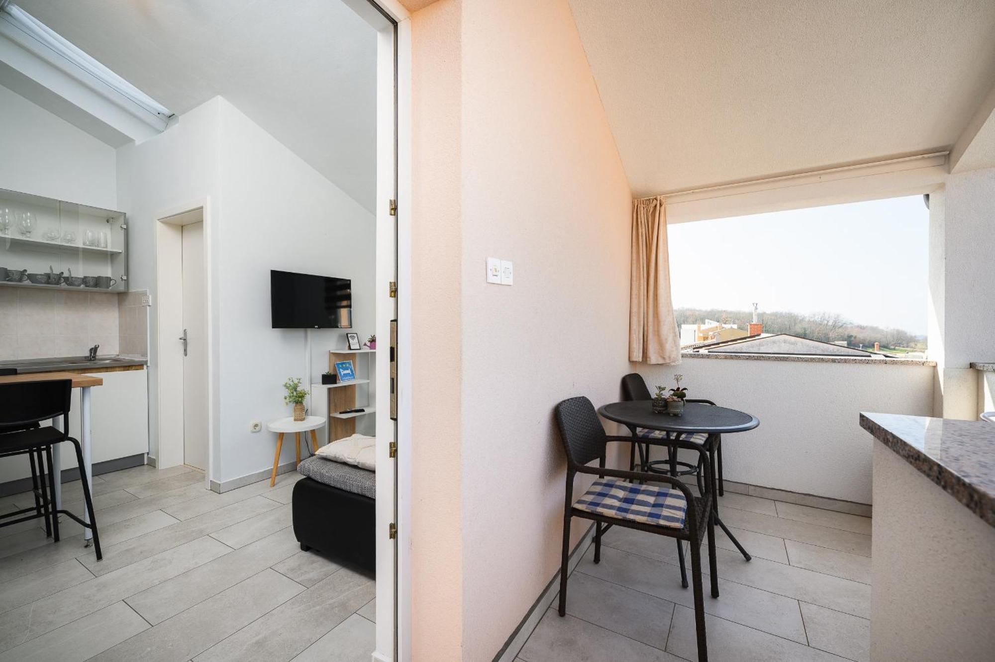 Charming Apartments Rose 1&2 With Pool Poreč Buitenkant foto