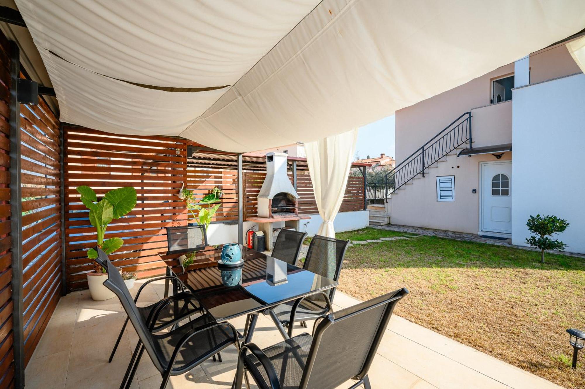 Charming Apartments Rose 1&2 With Pool Poreč Buitenkant foto