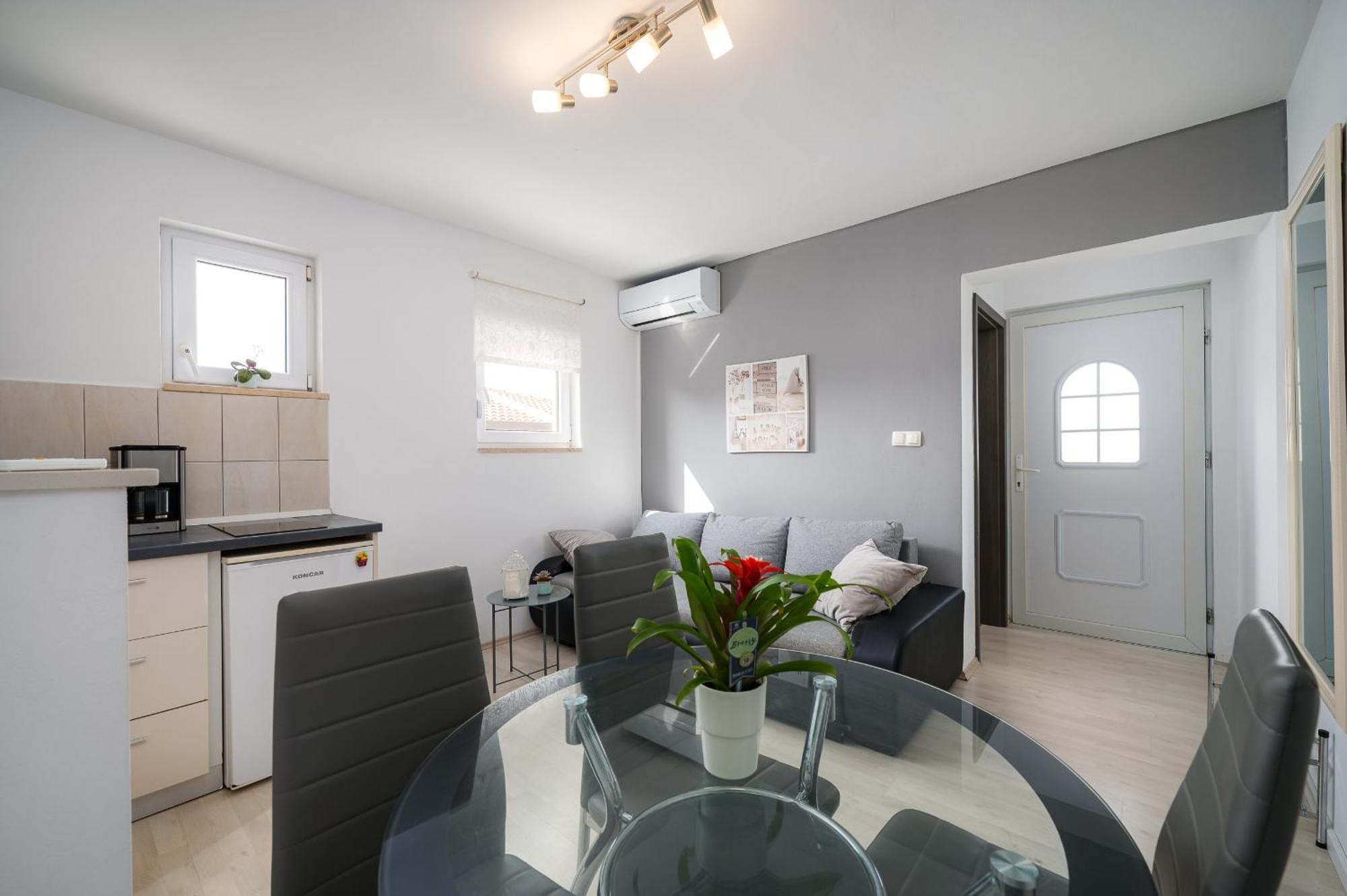 Charming Apartments Rose 1&2 With Pool Poreč Buitenkant foto