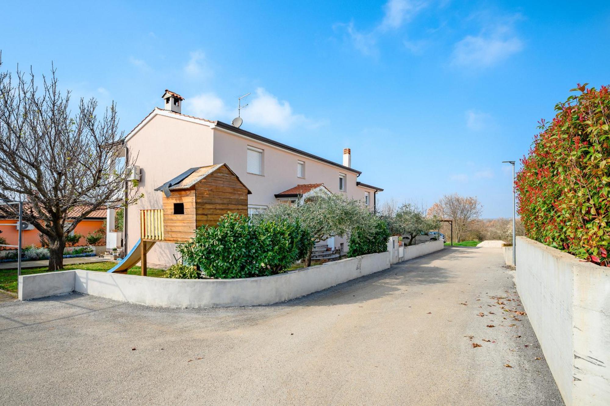 Charming Apartments Rose 1&2 With Pool Poreč Buitenkant foto