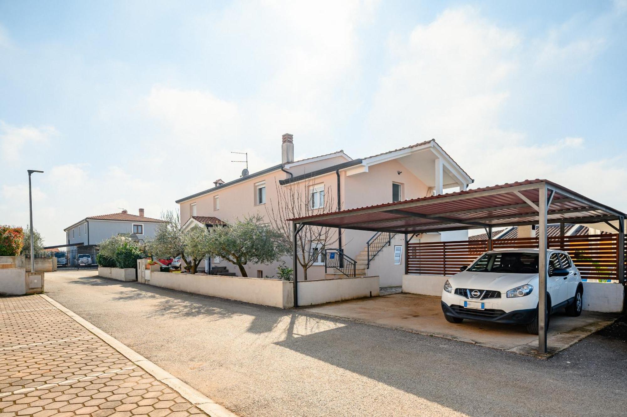Charming Apartments Rose 1&2 With Pool Poreč Buitenkant foto